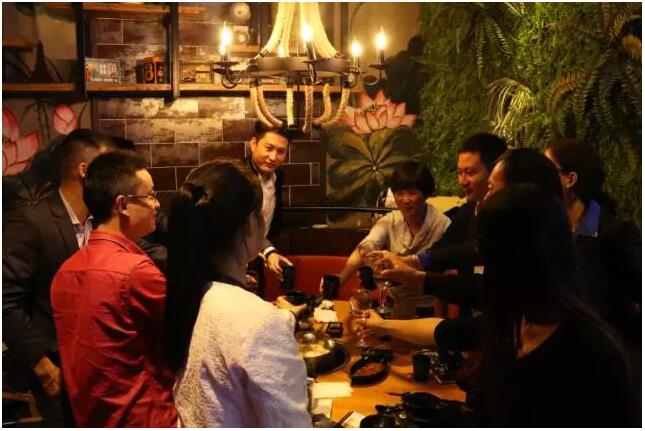 「荷塘码头餐饮集团二周年」我们汇流一起奔赴那片海